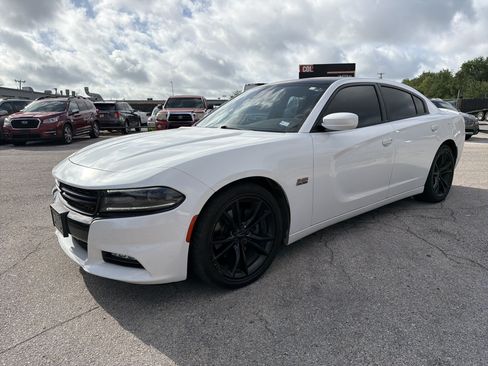 Used 2015 Dodge Charger R/T RWD image 7