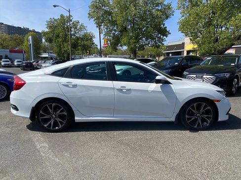 Used 2019 Honda Civic Sport image 2
