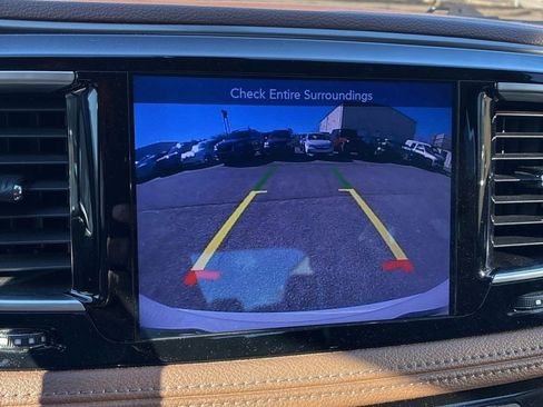 Used 2017 Chrysler Pacifica Limited w/ UConnect Theater Package image 9