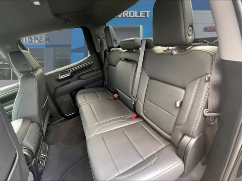 Used 2024 GMC Sierra 1500 SLT AWD/4WD image 23