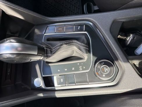 Used 2021 Volkswagen Tiguan SE R-Line image 16