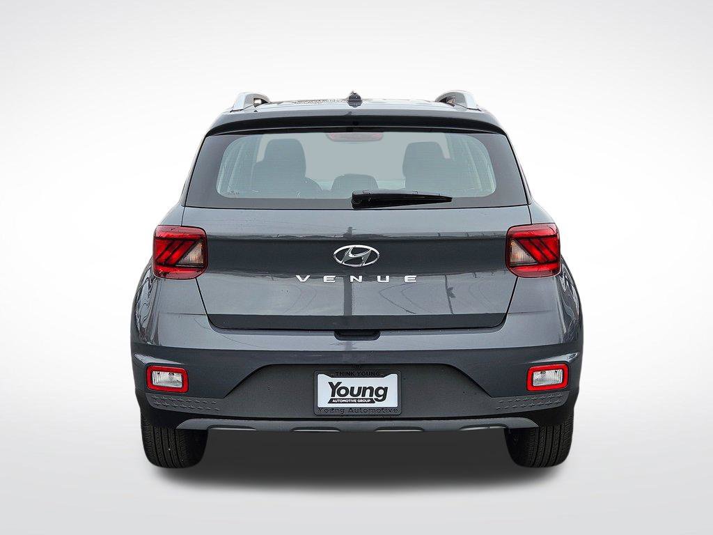 Used 2026 Hyundai Venue SEL FWD image 4