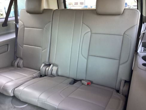 Used 2019 Chevrolet Suburban Premier image 14