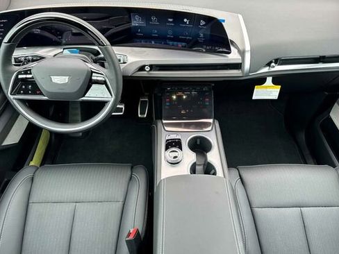 New 2026 Cadillac Vistiq Premium Luxury w/ LPO, Floor Liner Package AWD/4WD image 13