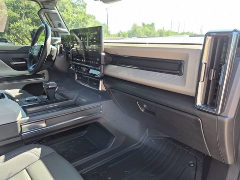 New 2026 GMC Hummer EV 4x4 Crew Cab w/ LPO, Dark Essentials Package image 38