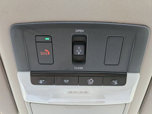 Used 2024 Nissan Altima 2.5 SV w/ SV Premium Package image 23