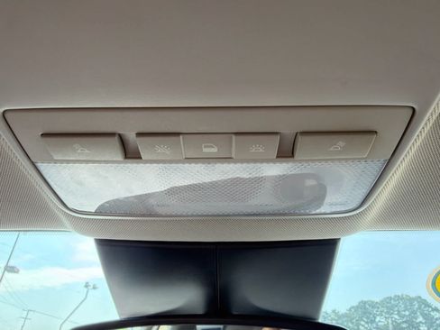 Used 2021 Buick Encore Preferred AWD/4WD image 21