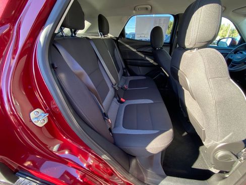 Used 2025 Chevrolet TrailBlazer LT image 39