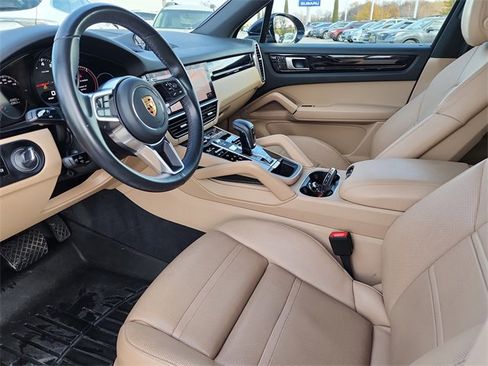 Used 2020 Porsche Cayenne Base image 11