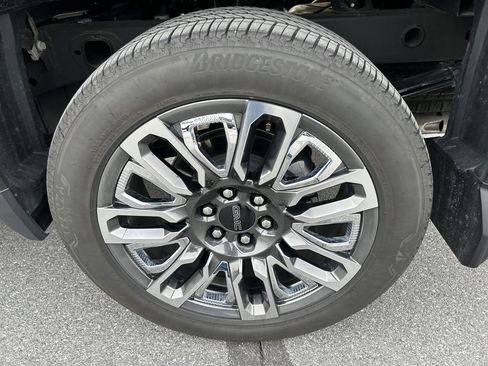 Used 2025 GMC Sierra 1500 Denali Ultimate image 10