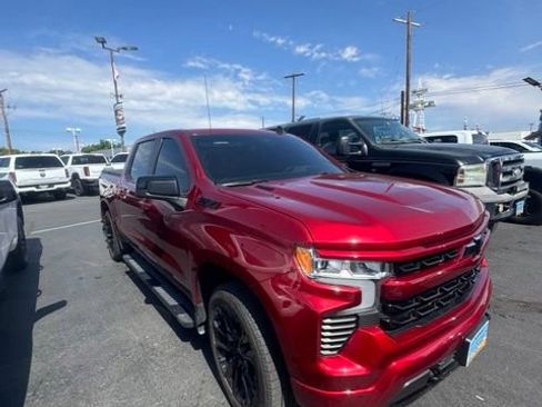 Used 2024 Chevrolet Silverado 1500 RST w/ Z71 Off-Road Package AWD/4WD image 2
