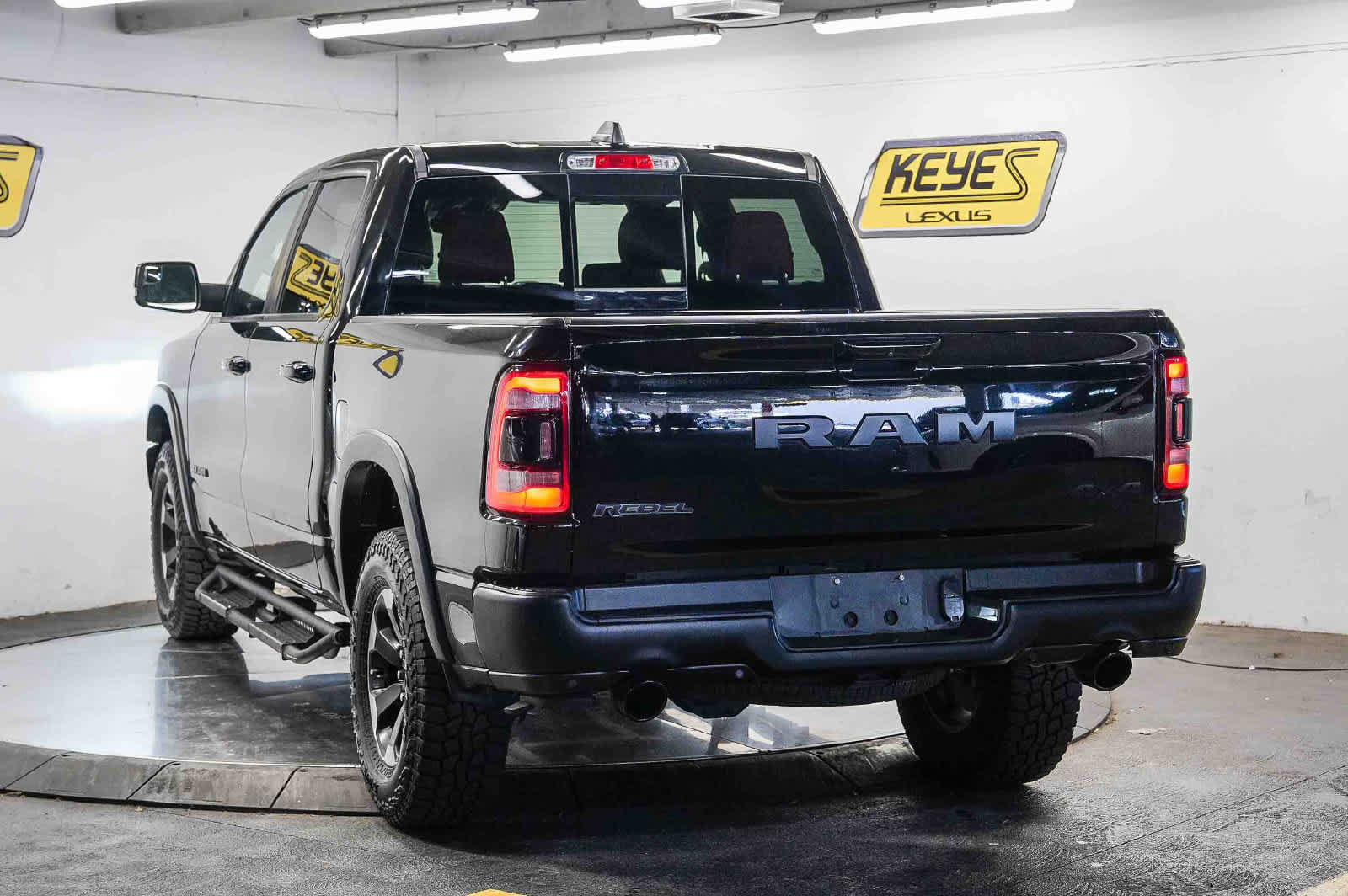 Used 2023 RAM 1500 Rebel w/ Rebel Level 2 Equipment Group AWD/4WD image 4