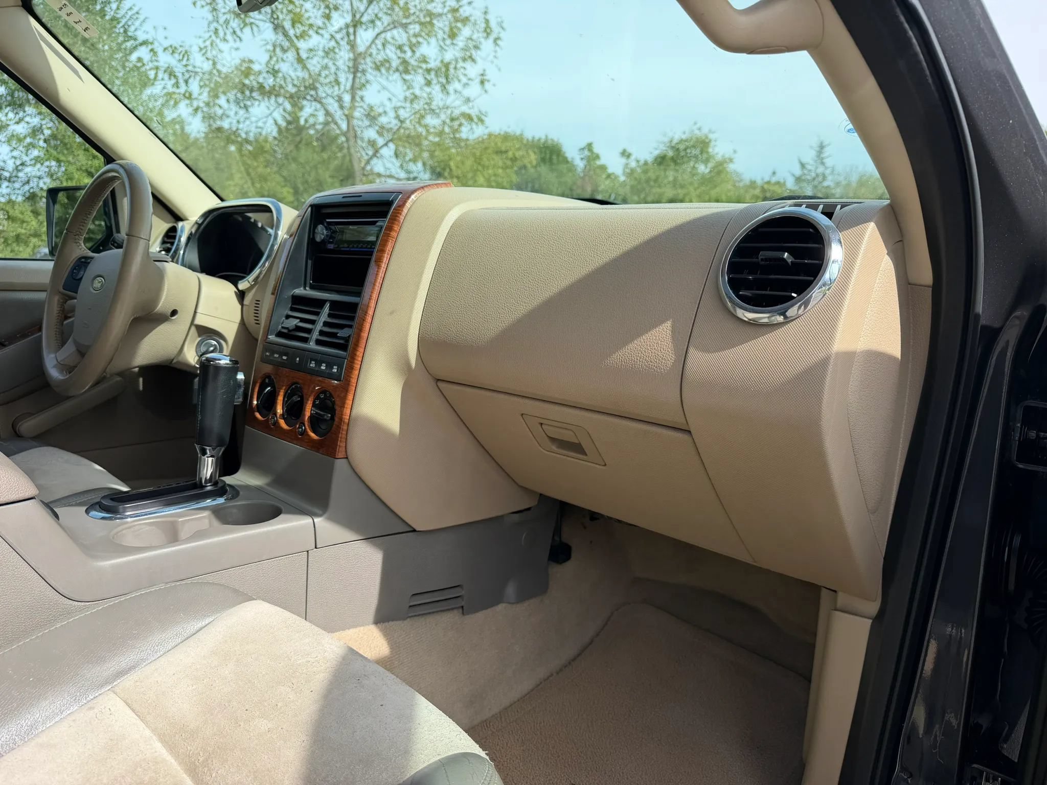 Used 2007 Ford Explorer Eddie Bauer AWD/4WD image 12