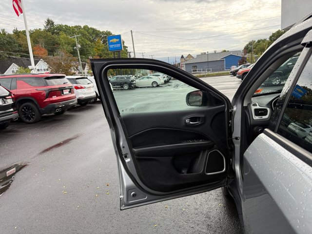 Used 2020 Jeep Compass Sport w/ Tech Group AWD/4WD image 27