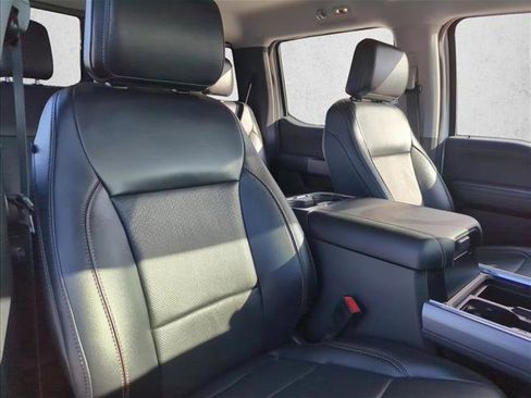 Used 2024 Ford F250 Lariat w/ Black Appearance Package image 25