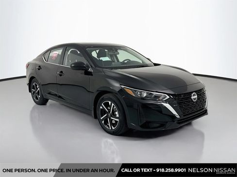Certified 2025 Nissan Sentra SV FWD image 3