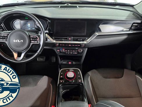 Used 2022 Kia Niro EX w/ Cold Weather Package FWD image 26