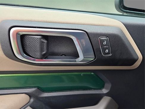 Used 2023 Ford Bronco Wildtrak image 15