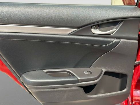 Used 2019 Honda Civic Touring image 13