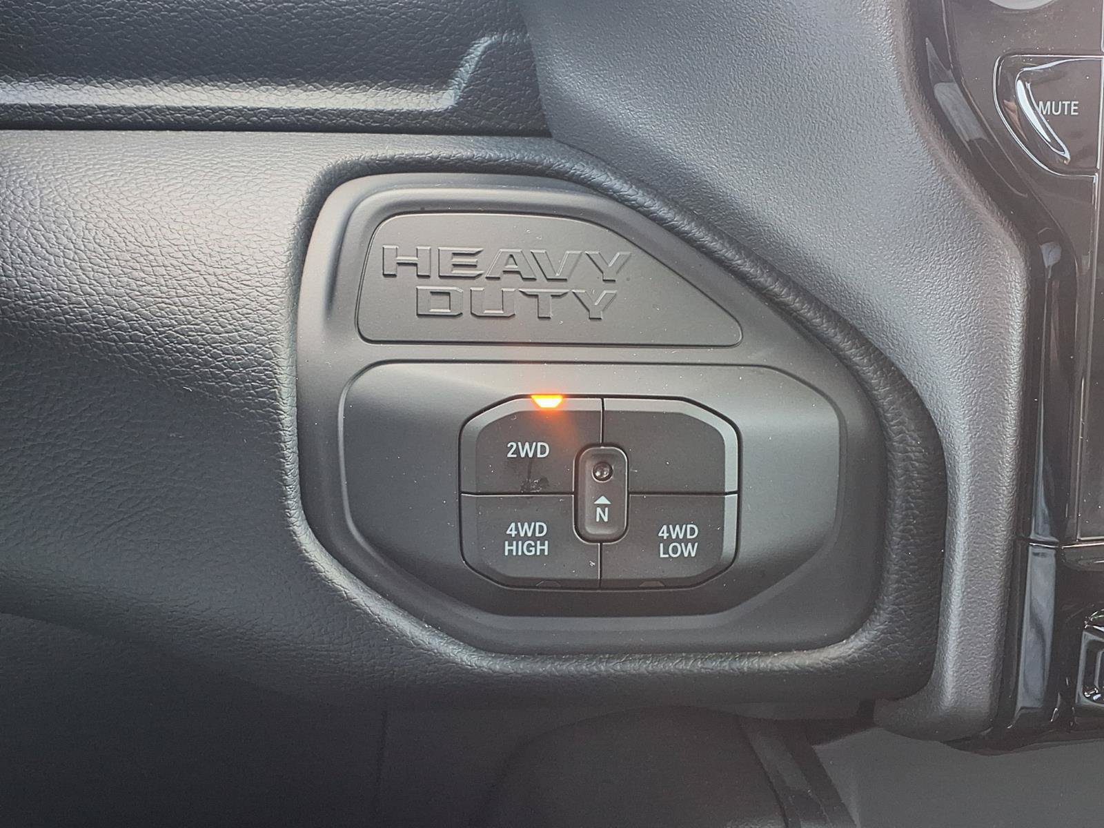 New 2026 RAM 2500 Laramie AWD/4WD image 13