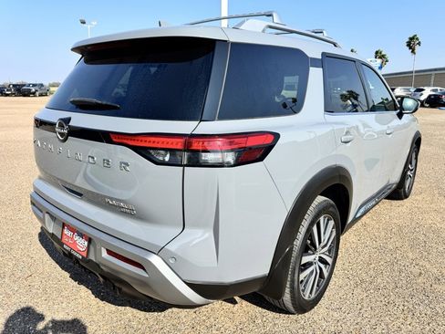 Used 2022 Nissan Pathfinder Platinum w/ Cargo Package image 7