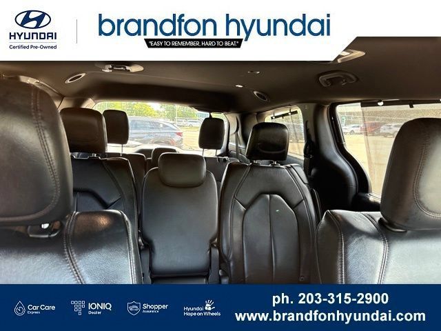 Used 2020 Chrysler Pacifica Touring-L FWD image 27