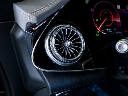 Used 2022 Mercedes-Benz EQS 580 580 image 37