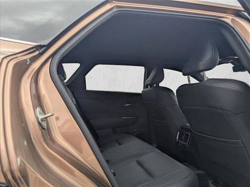 Used 2025 Toyota Crown Signia w/ Advanced Technology Package image 15