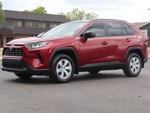 Used 2021 Toyota RAV4 LE w/ Carpet Mat Package (TMS) AWD/4WD image 11