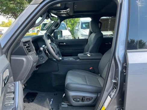 Used 2026 Lexus GX 550 w/ Cold Area Package AWD/4WD image 9