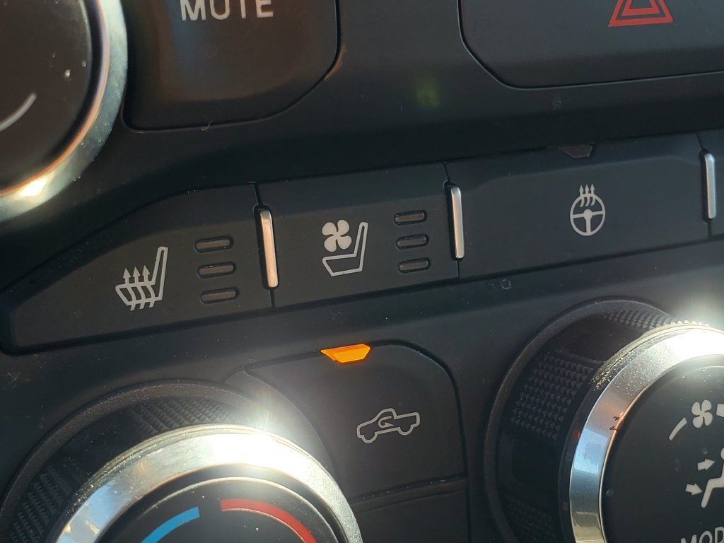 Used 2020 RAM 1500 Laramie AWD/4WD image 19