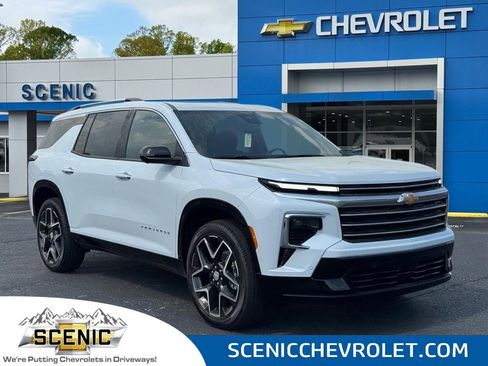 New 2026 Chevrolet Traverse High Country FWD image 1