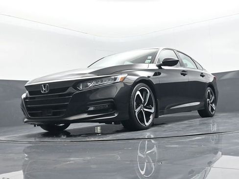 Used 2018 Honda Accord Sport image 19