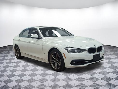 Used 2017 BMW 330e image 6