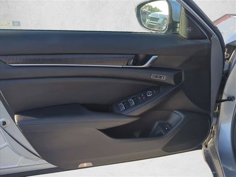 Used 2021 Honda Accord Touring image 5