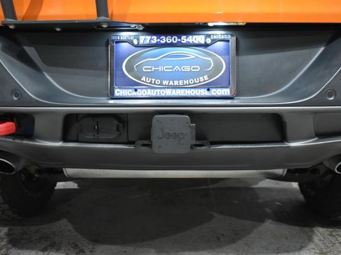 Used 2015 Jeep Cherokee Trailhawk w/ Comfort/Convenience Group AWD/4WD image 16