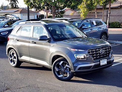 New 2026 Hyundai Venue SEL image 3