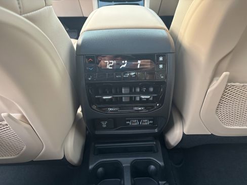 New 2025 Jeep Grand Cherokee L Limited w/ Luxury Tech Group II AWD/4WD image 12