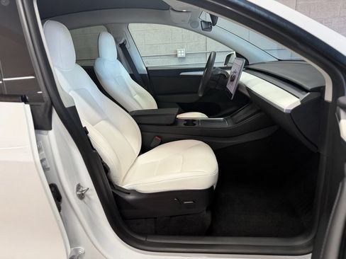 Used 2023 Tesla Model Y Long Range AWD/4WD image 21