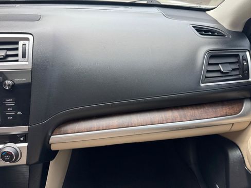 Used 2017 Subaru Outback 2.5i Limited AWD/4WD image 22