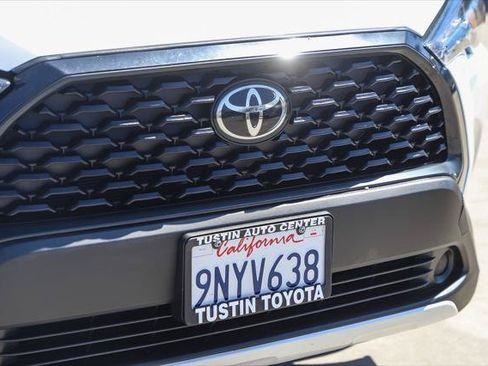 Certified 2024 Toyota Corolla Cross LE w/ Moonroof Package FWD image 5