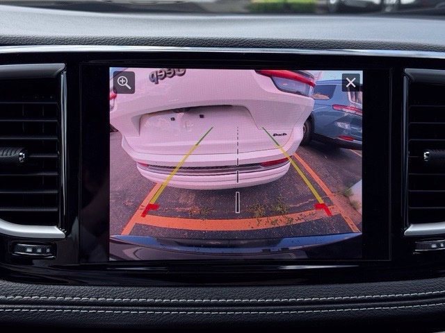 New 2027 Chrysler Pacifica Select FWD image 44