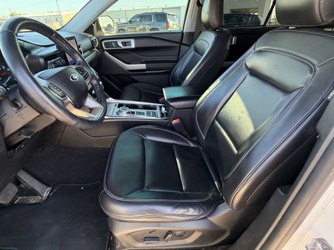 Used 2021 Ford Explorer XLT w/ Equipment Group 202A image 18