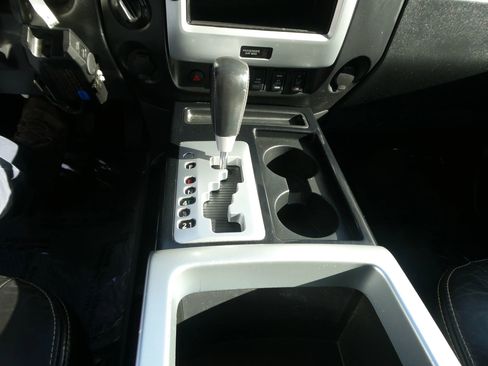 Used 2015 Nissan Titan PRO-4X w/ Pro-4x Luxury Package image 23