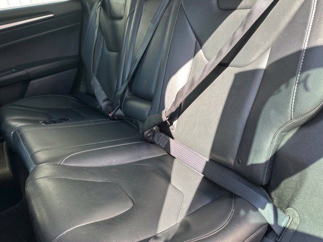 Used 2019 Ford Fusion Energi Titanium FWD image 9
