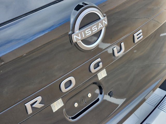 Used 2025 Nissan Rogue SV w/ SV Premium Package FWD image 11