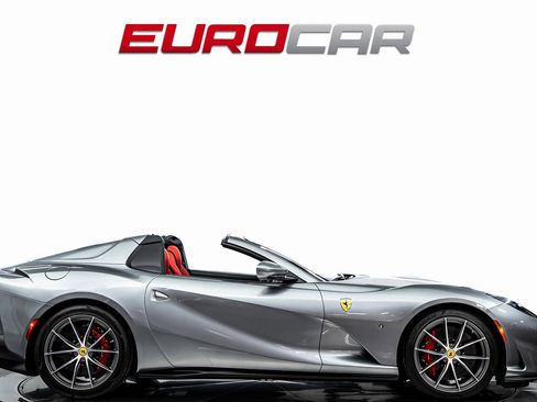 Used 2022 Ferrari 812 GTS image 7