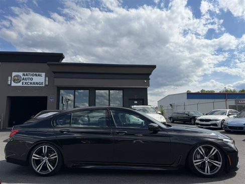 Used 2018 BMW 750i RWD image 6