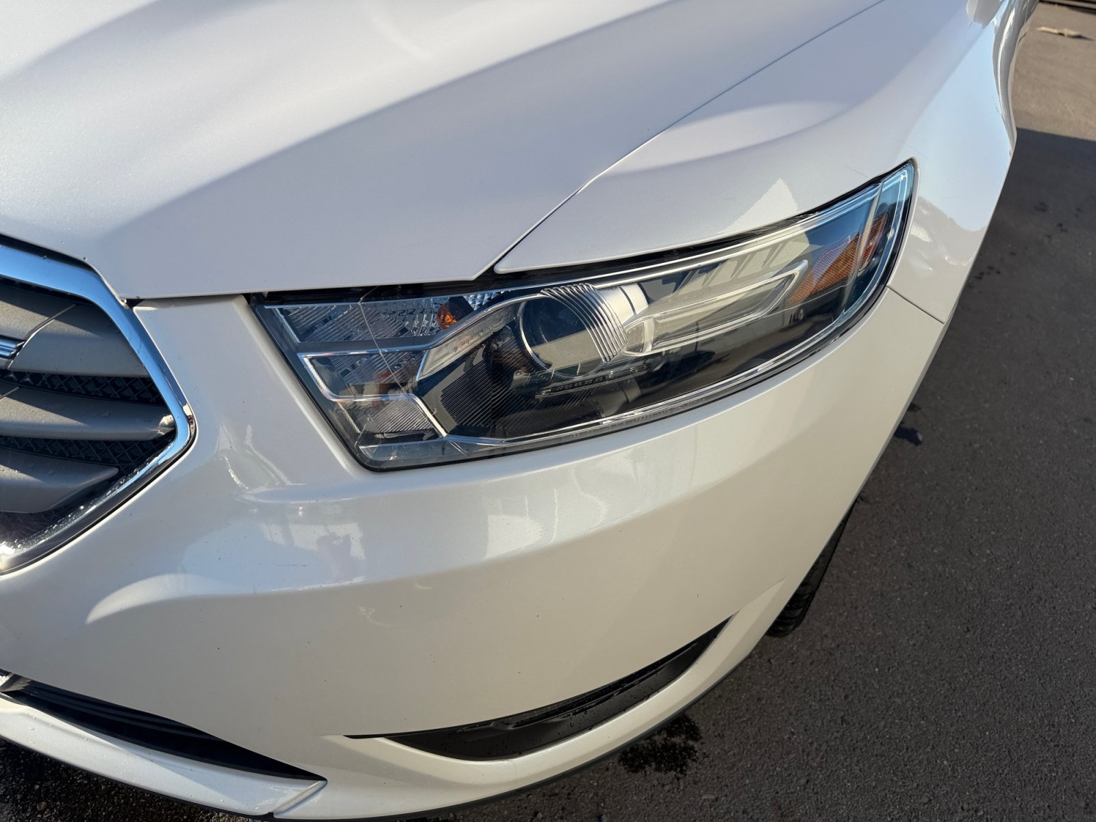 Used 2018 Ford Taurus SEL w/ Equipment Group 201A FWD image 9