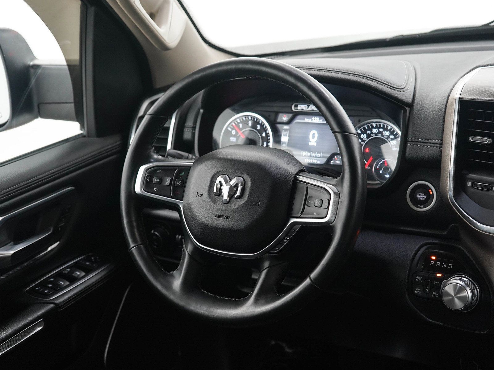 Used 2019 RAM 1500 Laramie AWD/4WD image 14